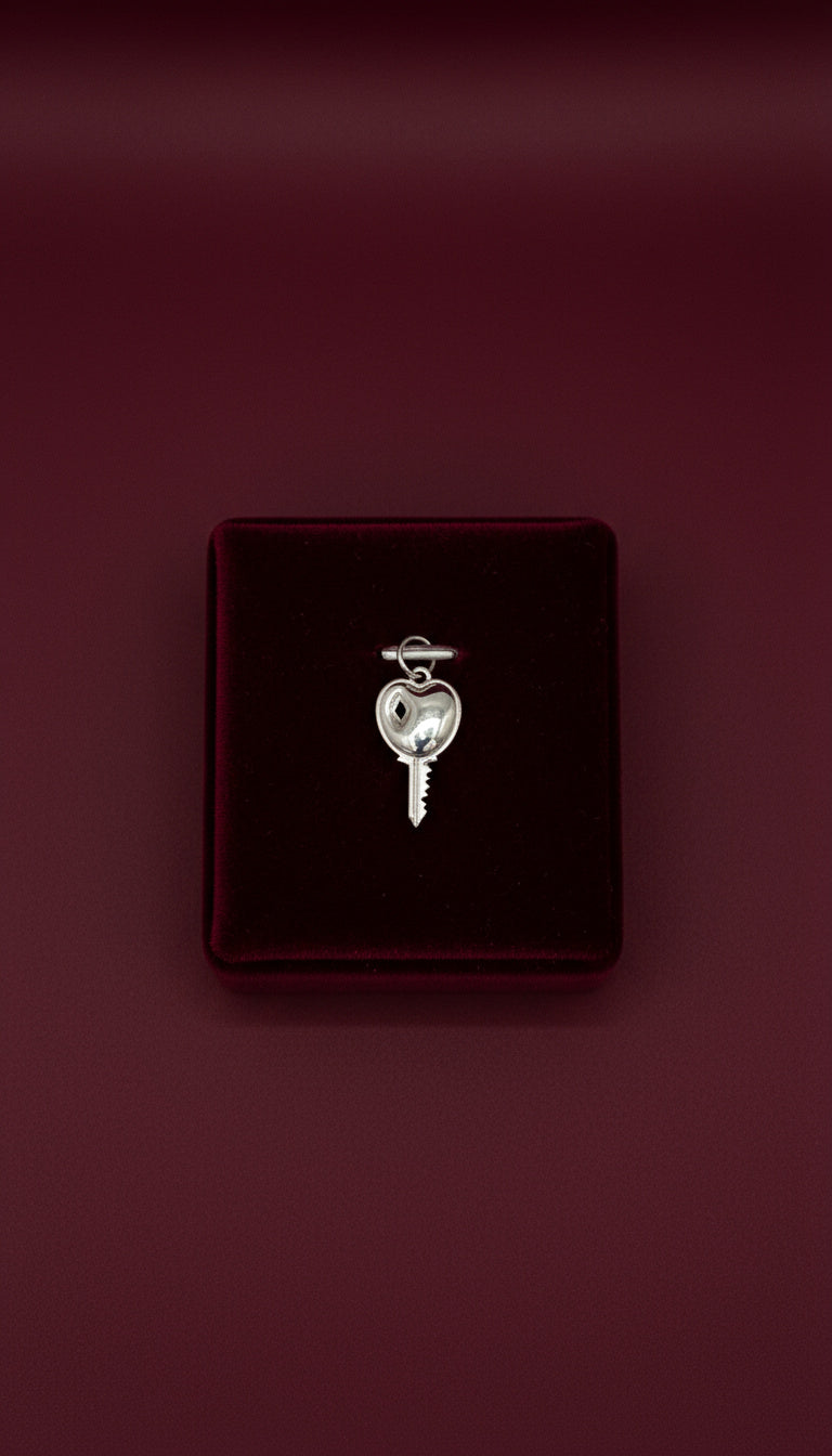 Cherry Key - Charm Plata