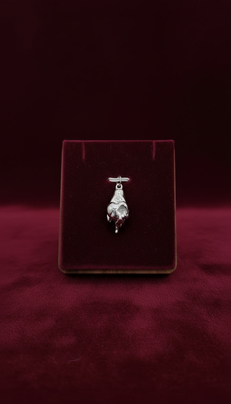 Cherry Hand - Charm Plata