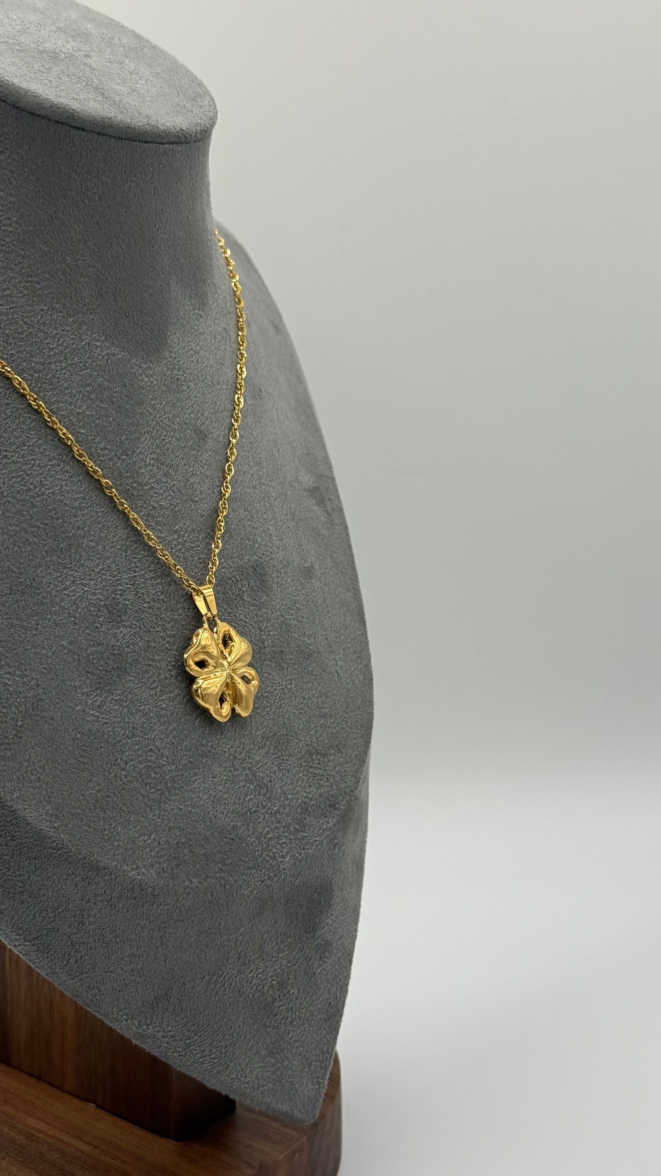 Lucky Clover - Collar Oro