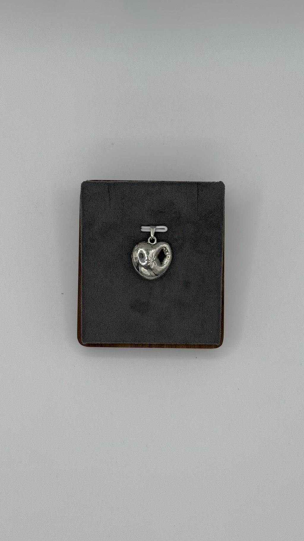 Shooted and Burned Cherry - Collar Plata