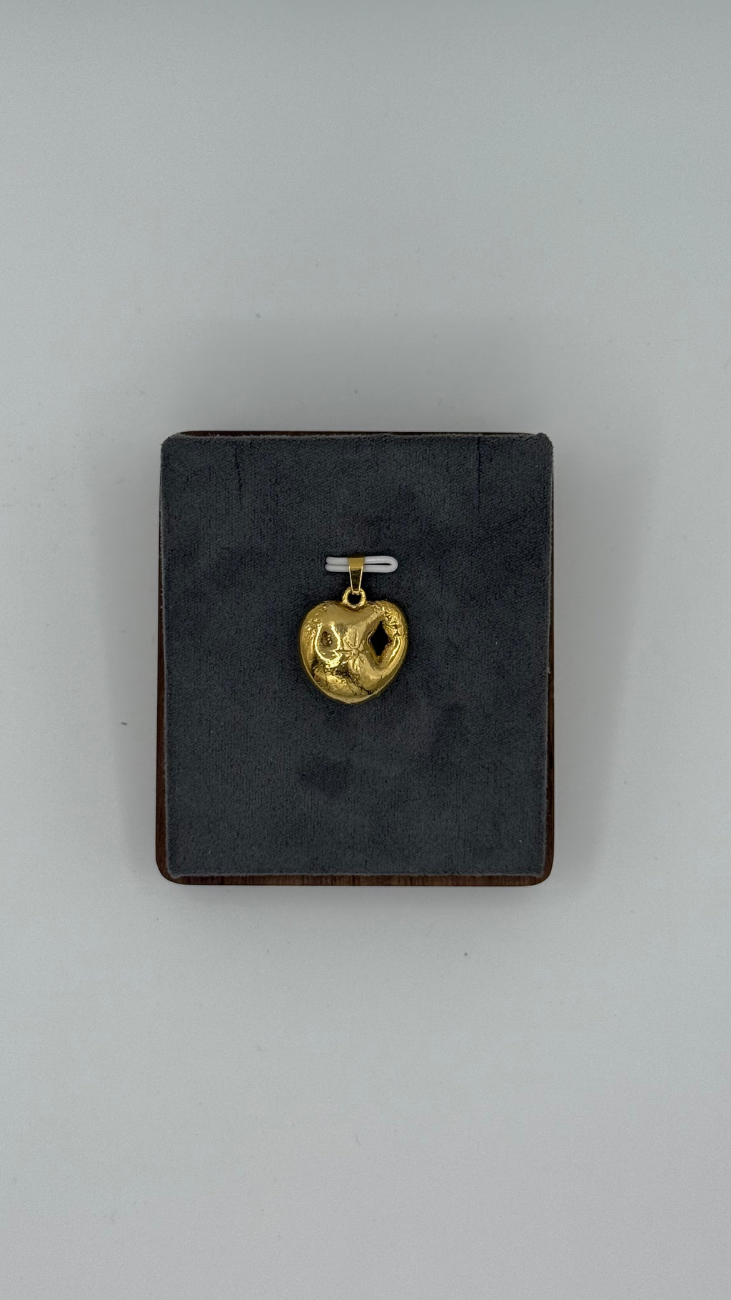 Shooted and Burned Cherry - Collar Oro