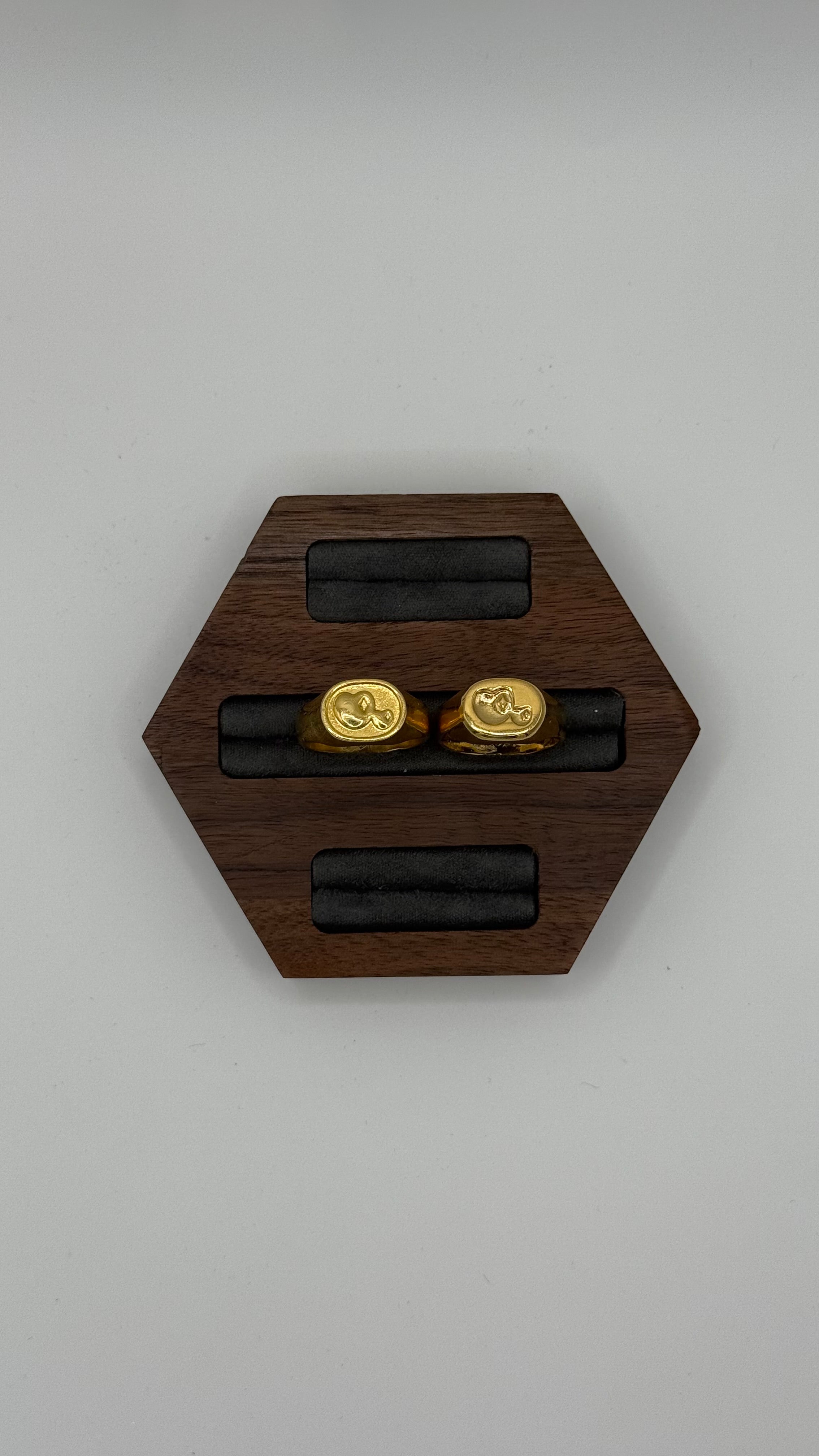 Simple Icon - Anillo Oro