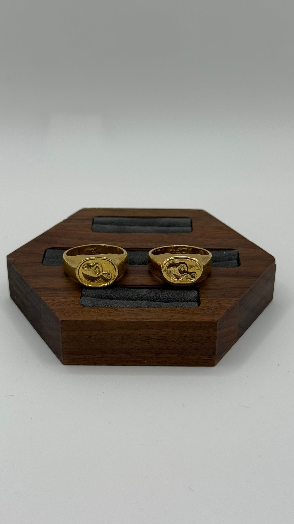 Simple Icon - Anillo Oro