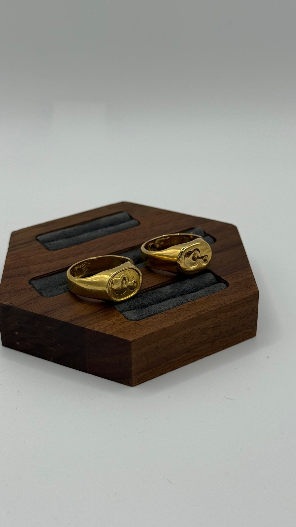 Simple Icon - Anillo Oro