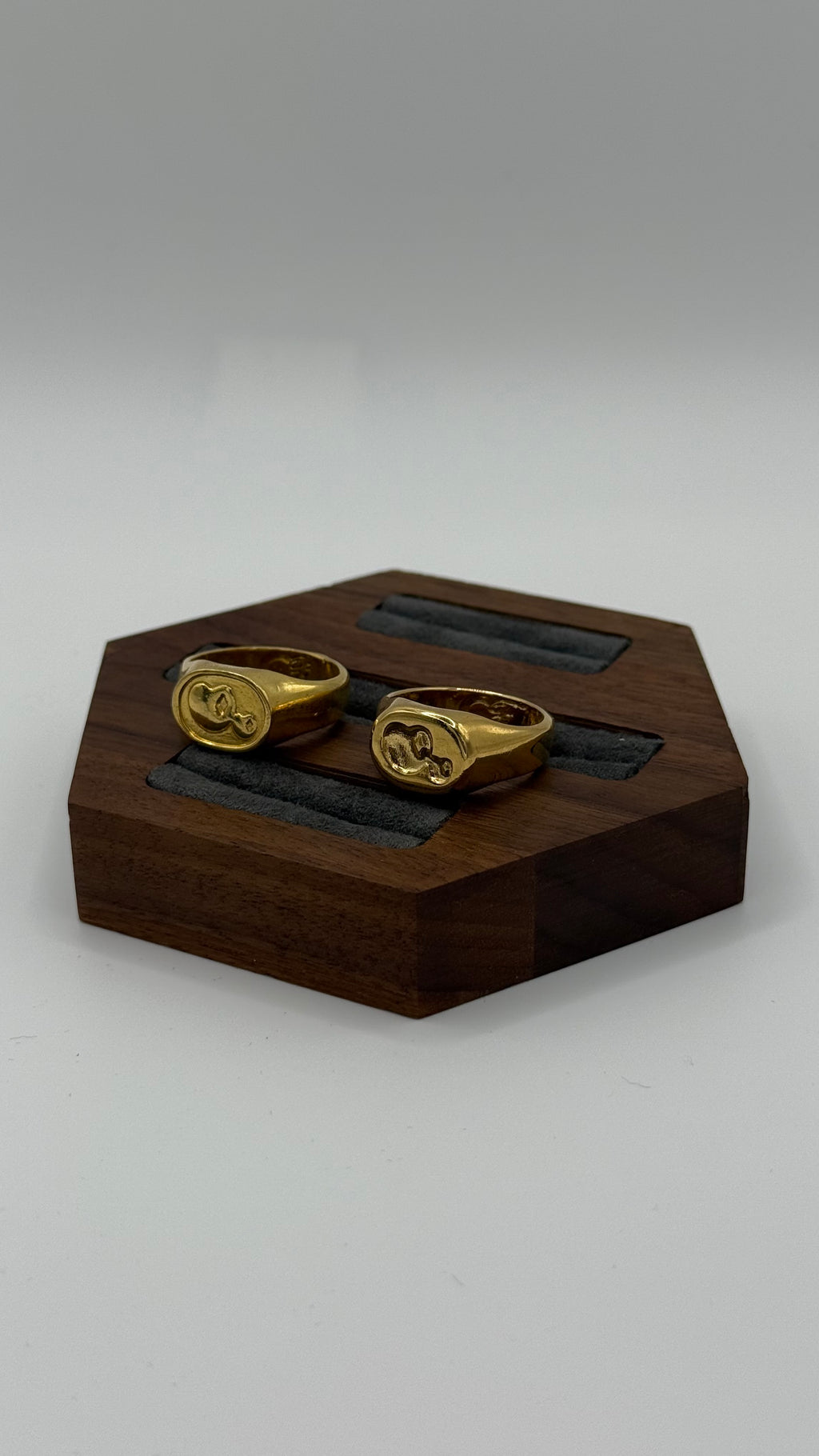 Simple Icon - Anillo Oro