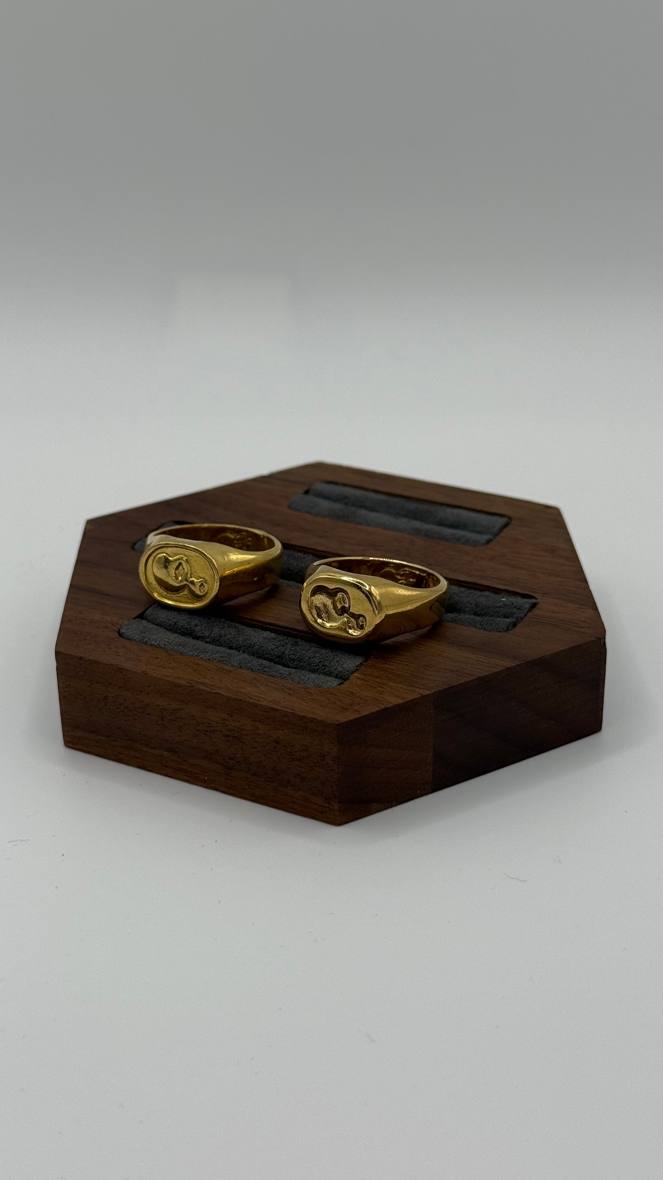 Simple Icon - Anillo Oro